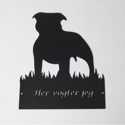 Designer Smedejern med Staffordshire Bull Terrier